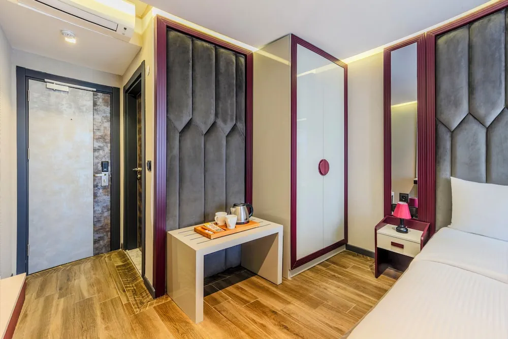 Deluxe Üç Kişilik Oda