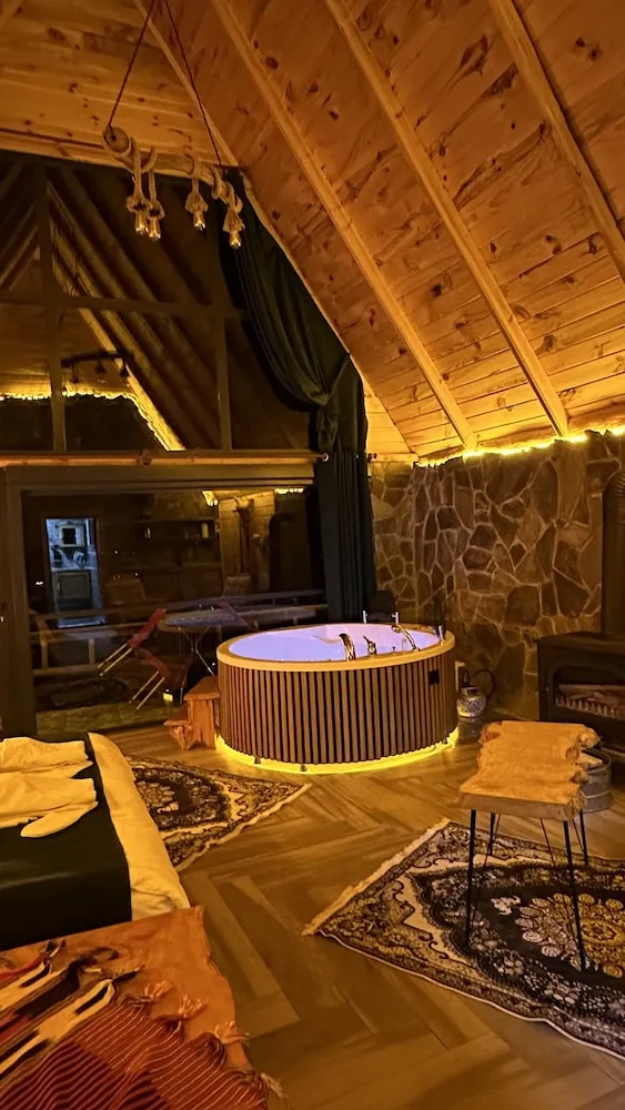 Comfort Bungalov, 1 En Büyük (King) Boy Yatak ve Çekyat, Dağ Manzaralı