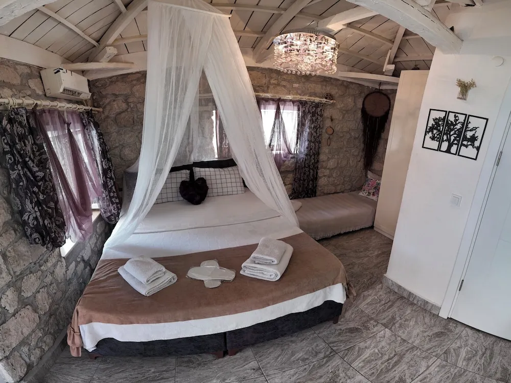 Deluxe Tek Büyük Yataklı Oda