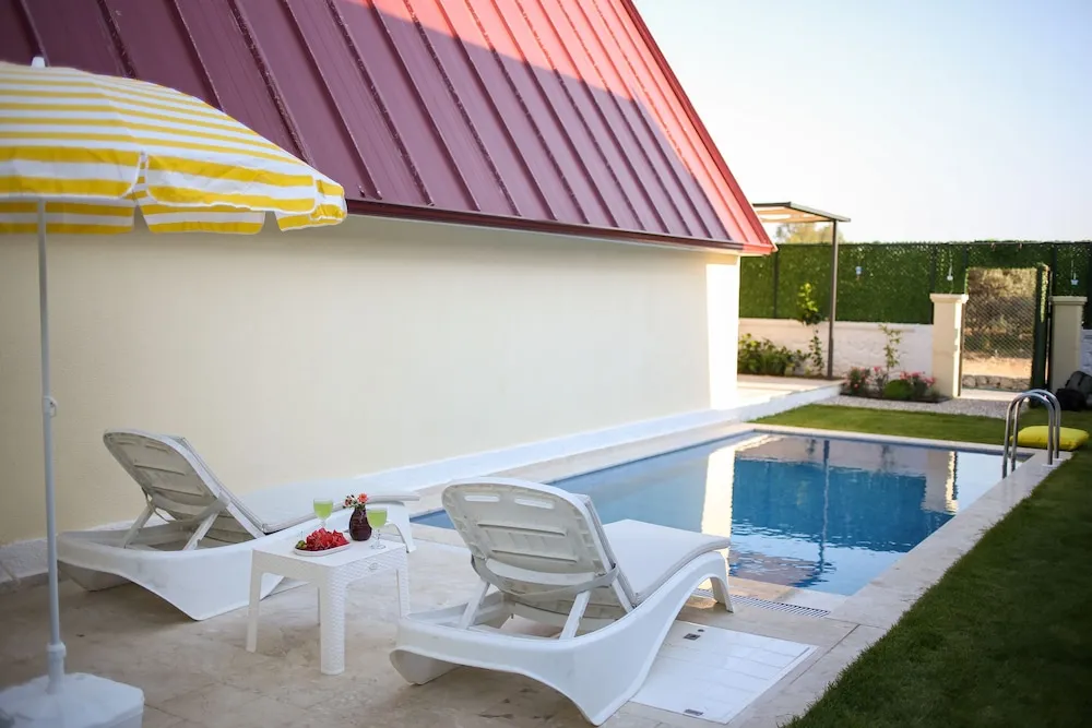 Family Bungalov, Birden Çok Yatak, Kişiye Özel Havuzlu, Bahçe Manzaralı
