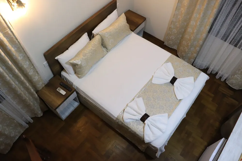 Standard Oda, Bahçe Manzaralı