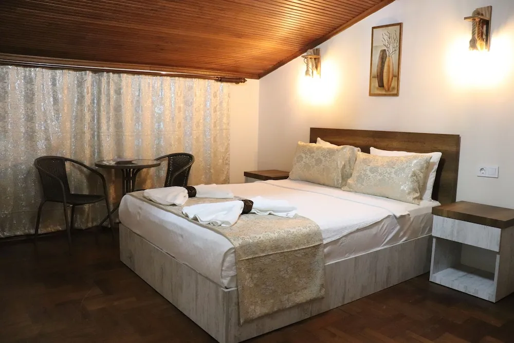 Standard Oda, Bahçe Manzaralı