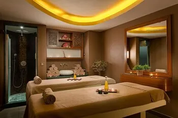 By Trio Hotel