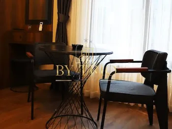 By Trio Hotel