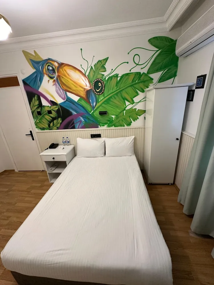 Standard Tek Büyük Yataklı Oda