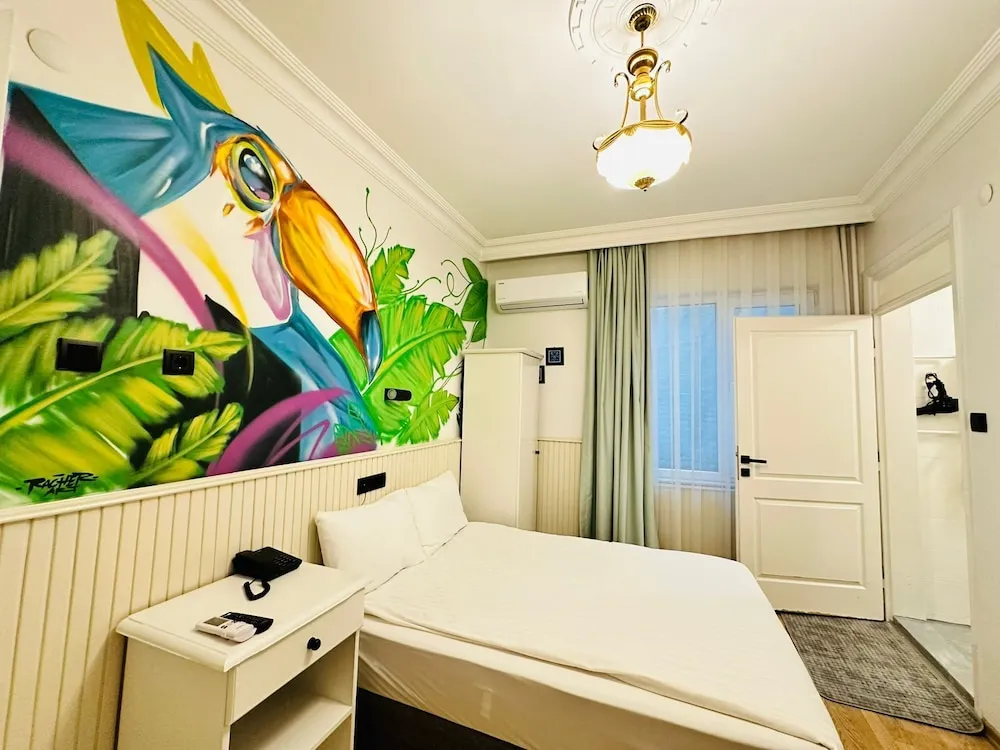 Standard Tek Büyük Yataklı Oda