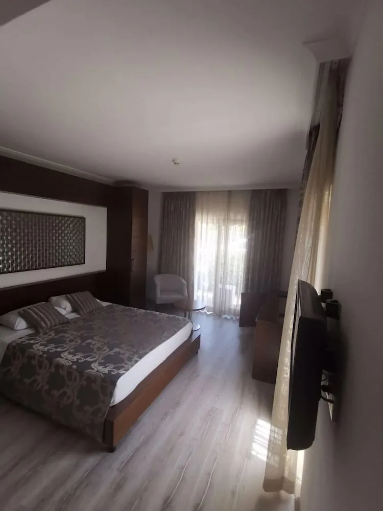 Deluxe Tek Büyük Yataklı Oda, Deniz Manzaralı