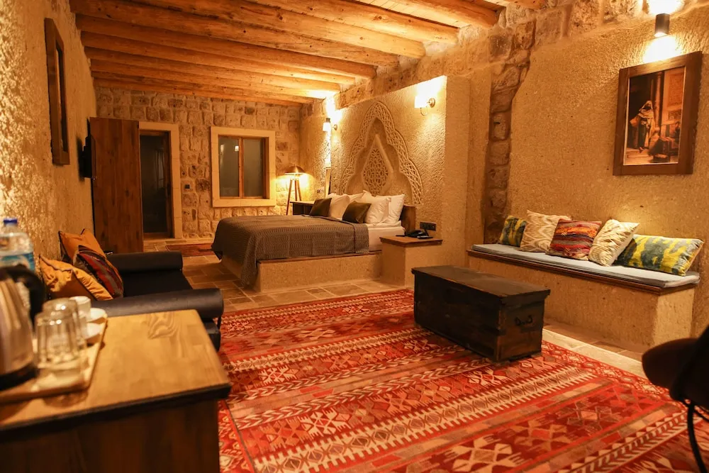 Comfort Süit, Avlu