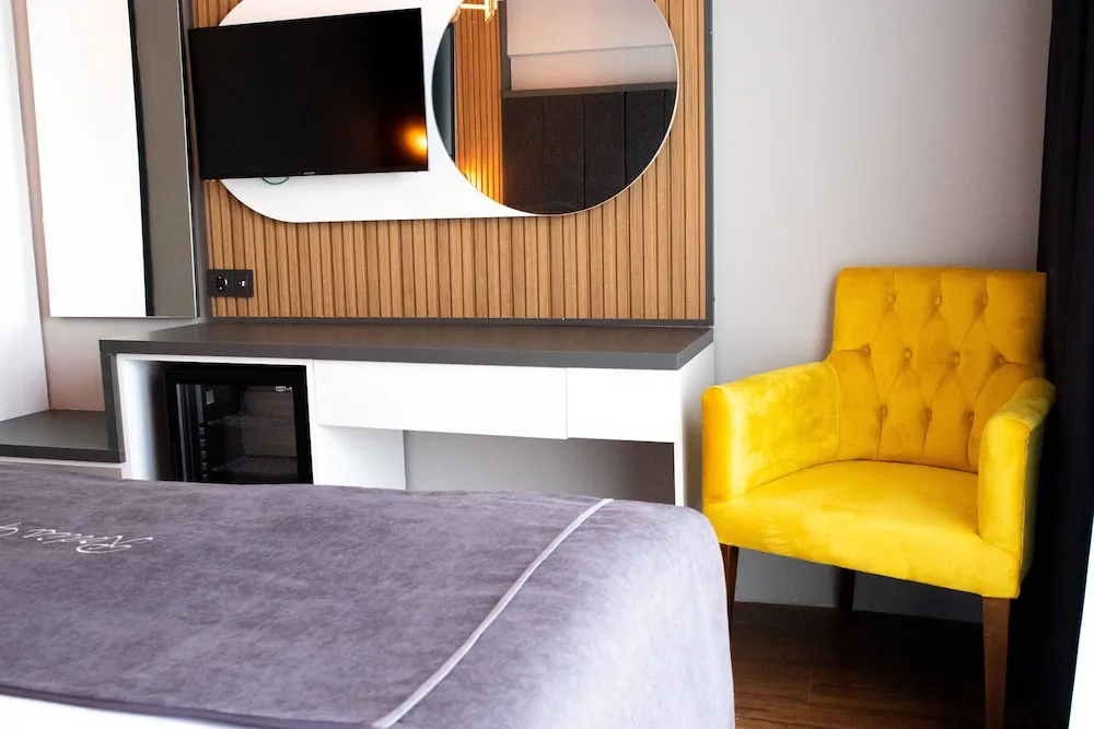 Comfort Tek Büyük Yataklı Oda