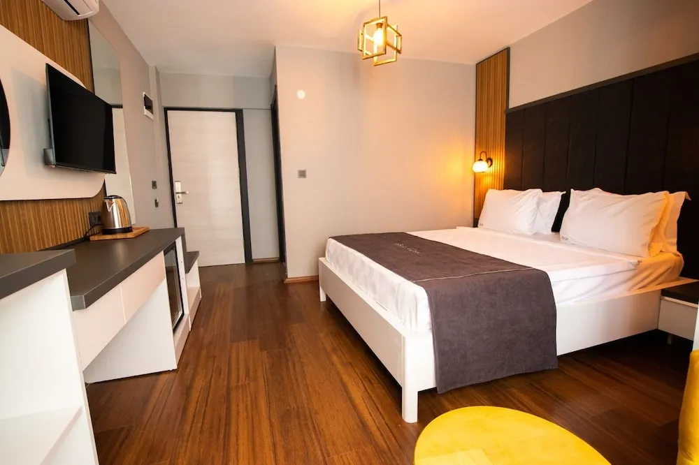 Comfort Tek Büyük Yataklı Oda