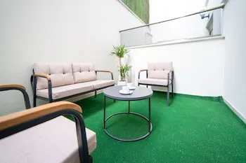 Garden Room Suit Hotel