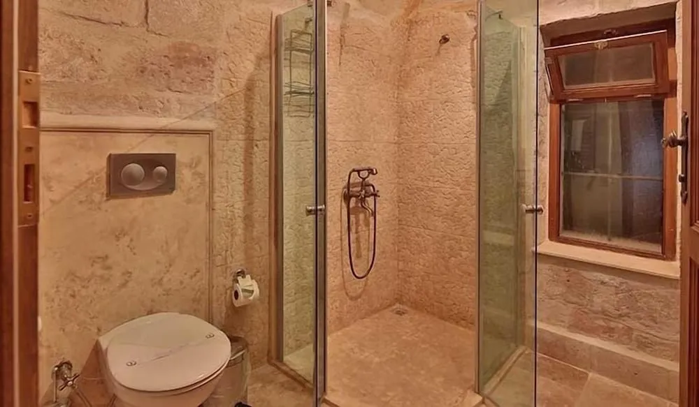 Standard Magara Suite,Dag Manzarali