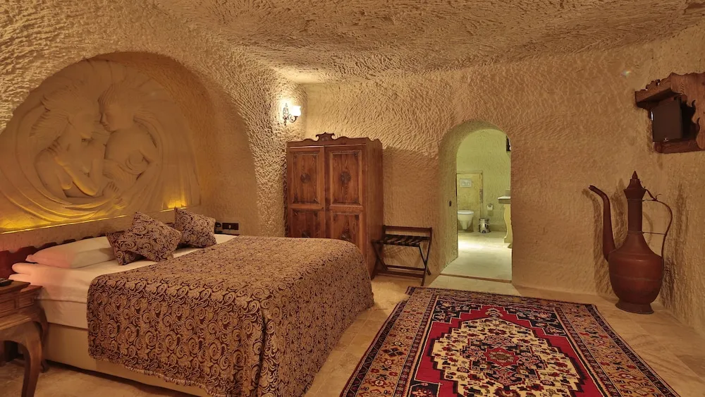 King Cave Suite