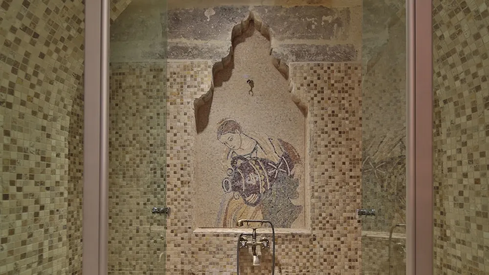 King Cave Suite
