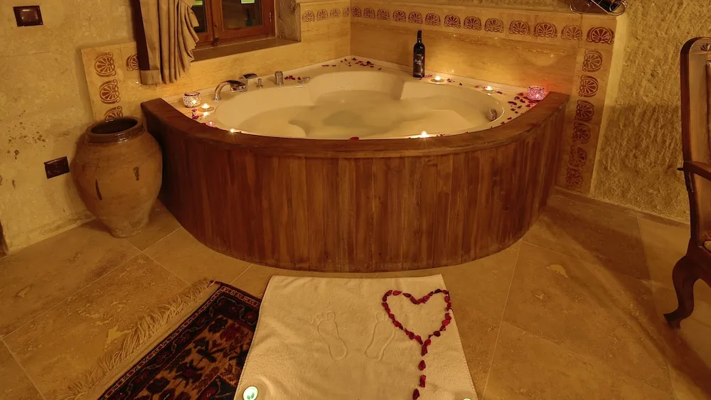 Presidential Cave Suite