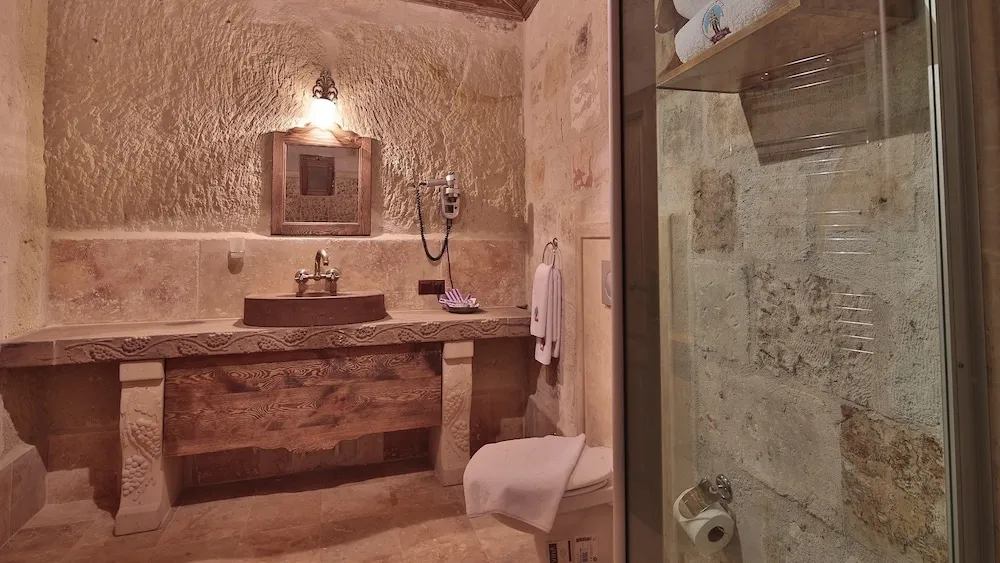 Presidential Cave Suite
