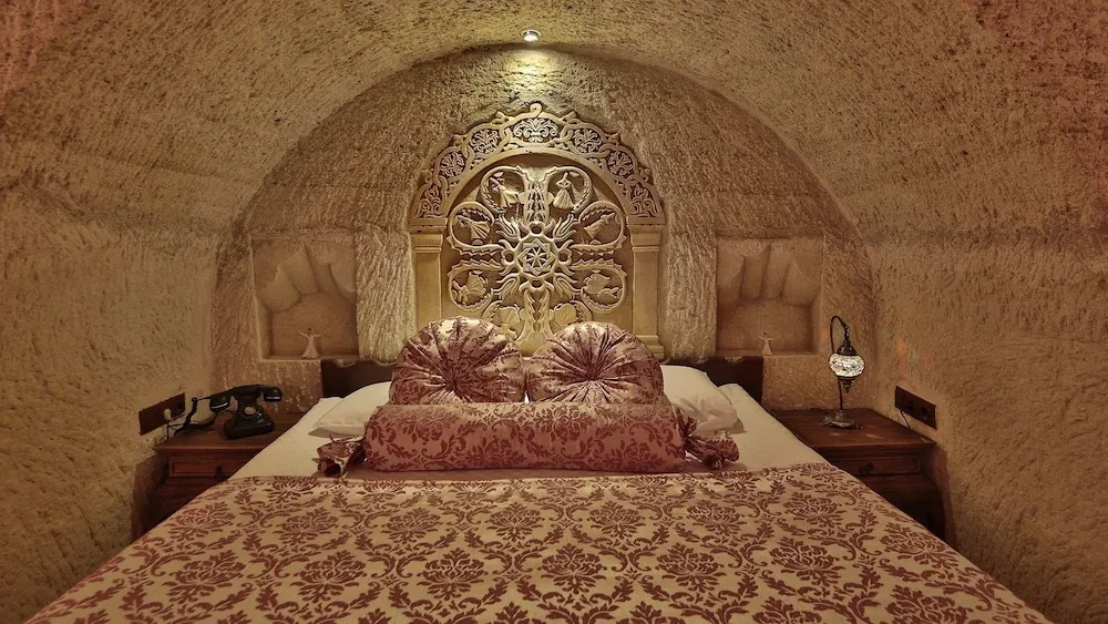 Executive Cave Suite