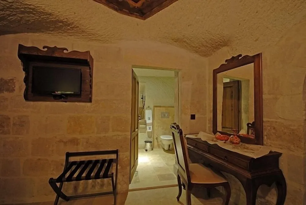 Standard Cave Room