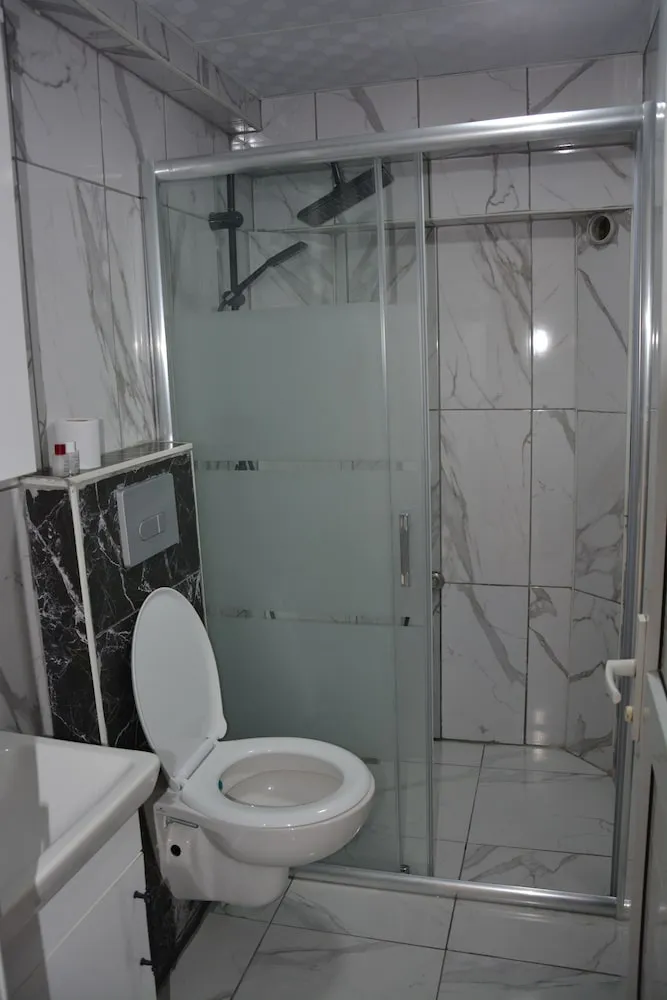 Basic Tek Büyük Yataklı Oda