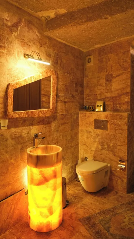 Superior Cave Room