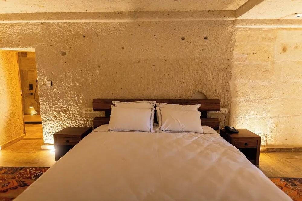 Superior Cave Room