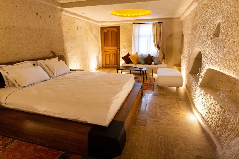 Superior Cave Room
