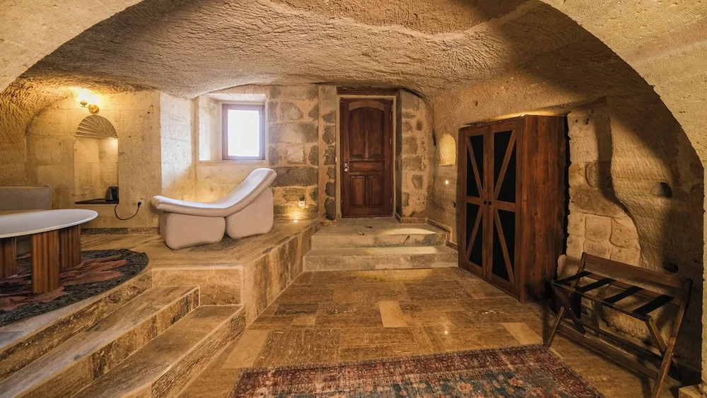 Superior Cave Room