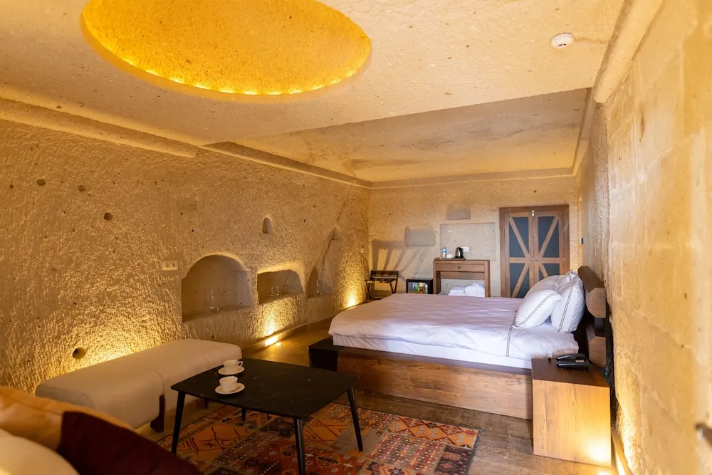 Superior Cave Room