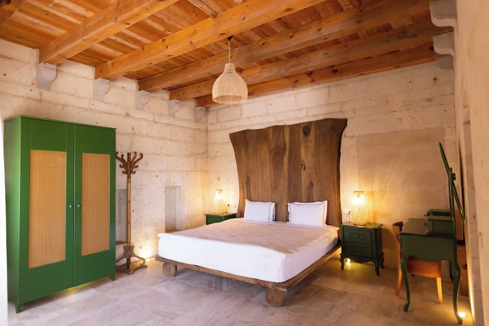 Premium Suite Cave Room with Pool
