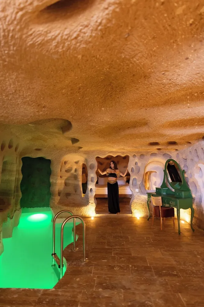 Premium Suite Cave Room with Pool