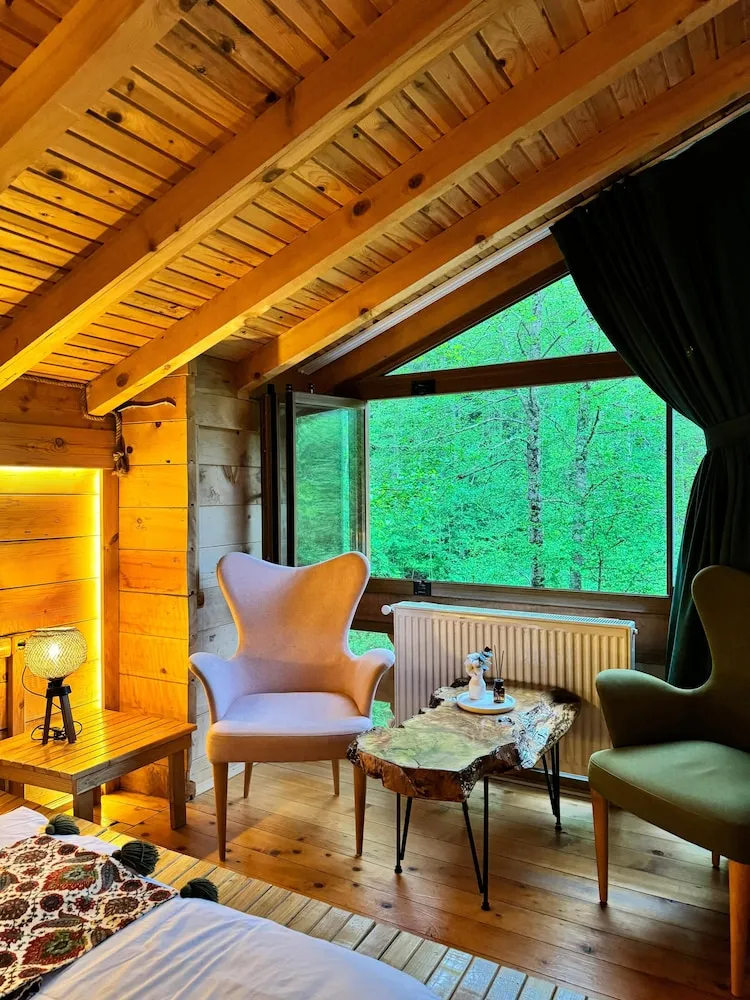 Honeymoon Dağ Evi, Nehir Manzaralı