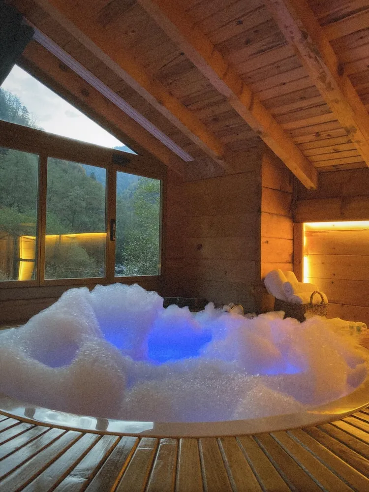 Honeymoon Dağ Evi, Nehir Manzaralı