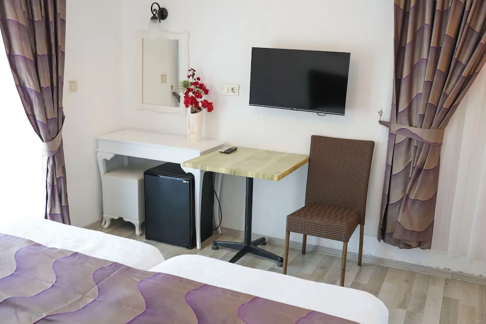 Deluxe Oda, 2 Tek Kişilik Yatak, Balkon, Bahçe Manzaralı