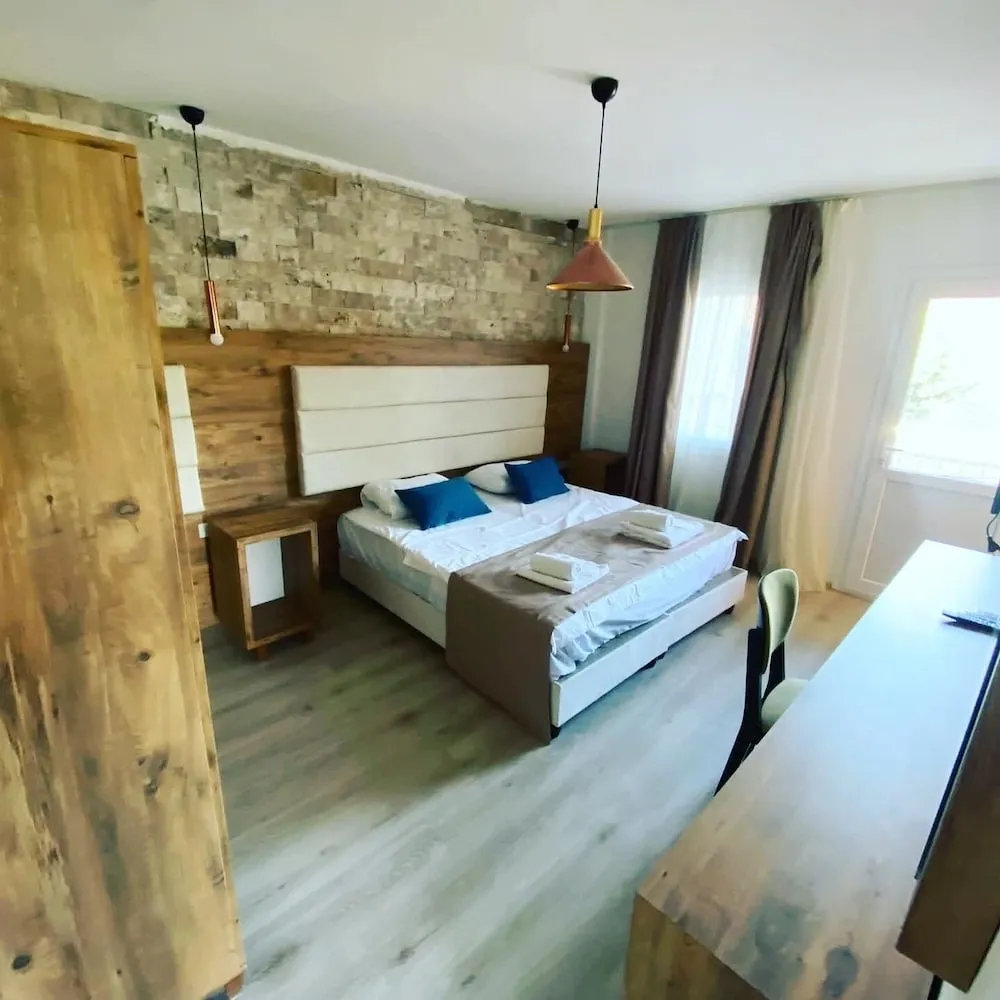 Deluxe Üç Kişilik Oda