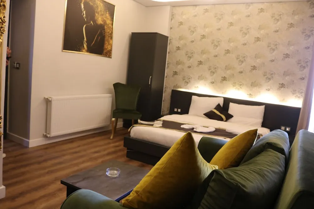 Standard Tek Büyük Yataklı Oda