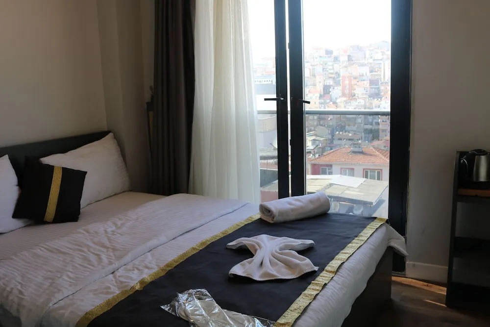 Comfort Dört Kişilik Oda, 1 Çift Kişilik Yatak ve Çekyat, Sigara İçilebilir