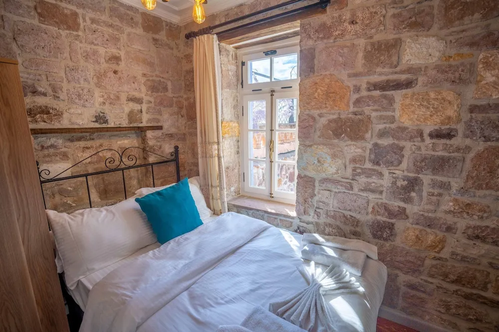 Economy Büyük Yataklı Tek Kişilik Oda