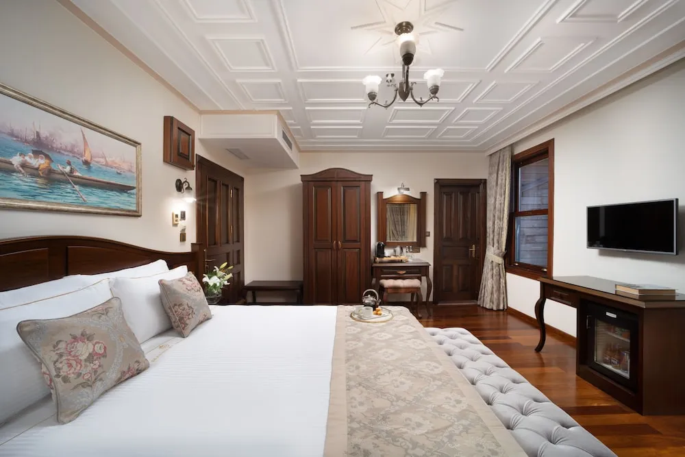 Deluxe Tek Büyük Yataklı Oda