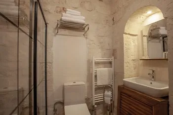 Hakkı Bey Konağı