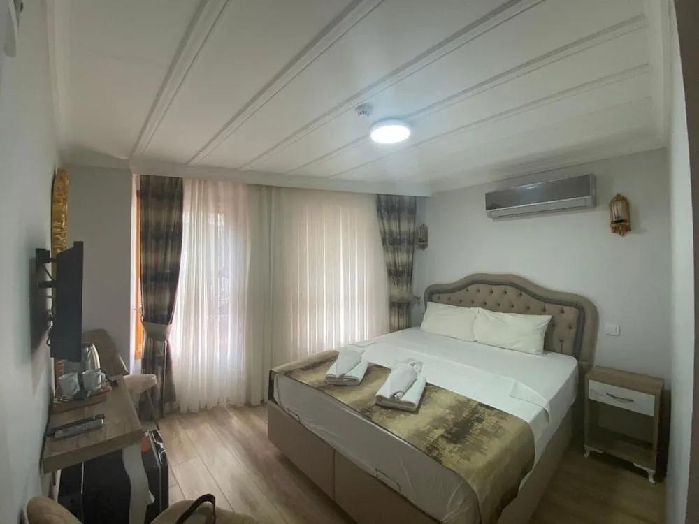 Deluxe Tek Büyük Yataklı Oda