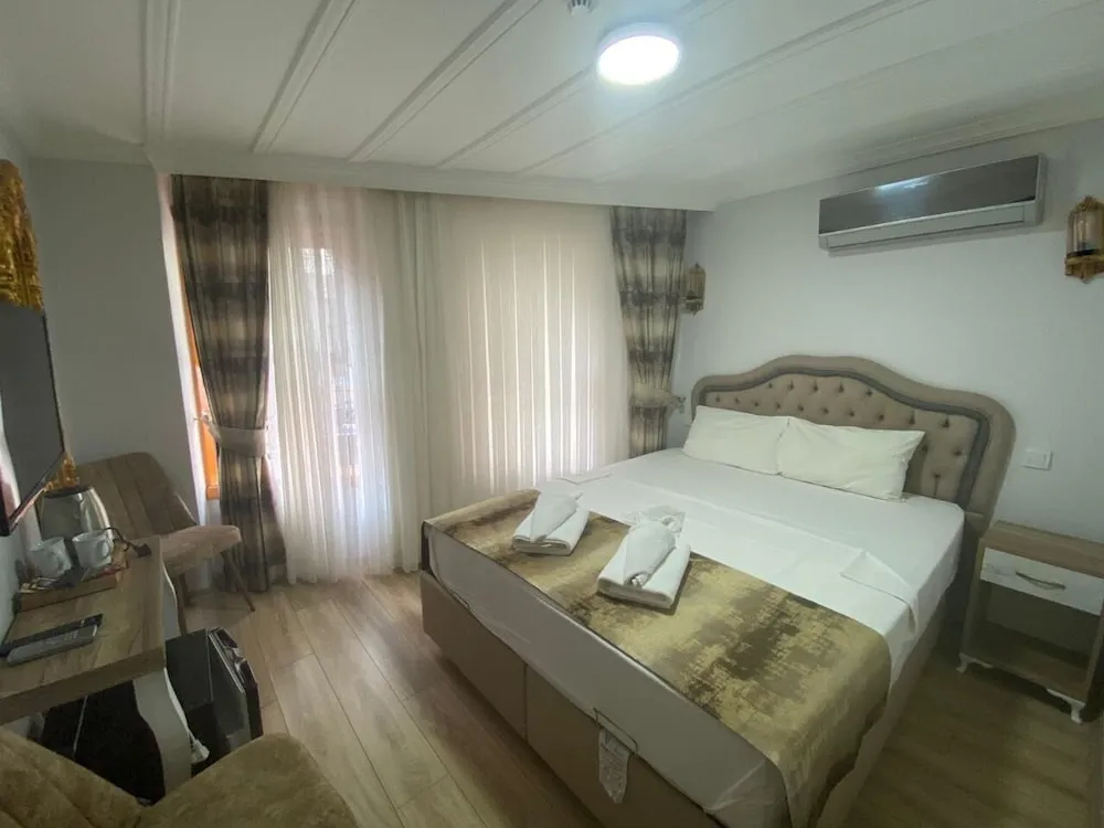 Deluxe Tek Büyük Yataklı Oda