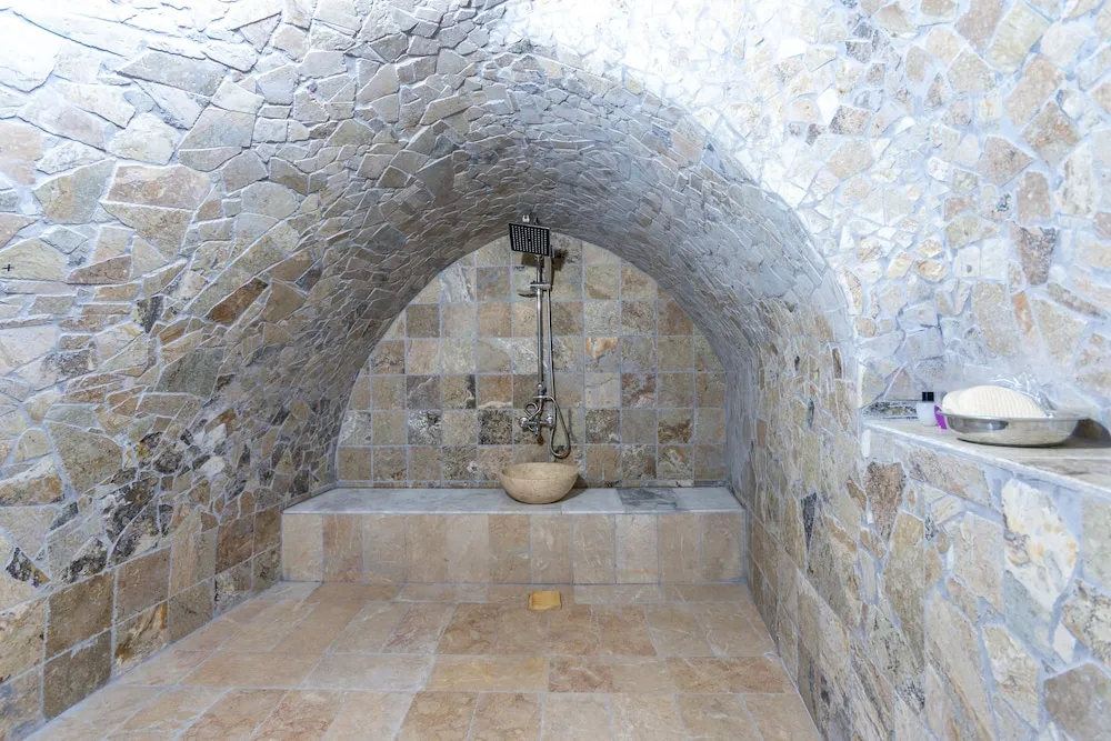 Traditional Tek Büyük Yataklı Oda