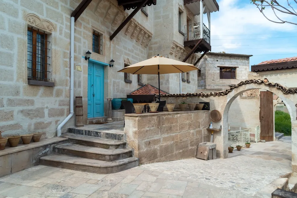 Traditional Tek Büyük Yataklı Oda