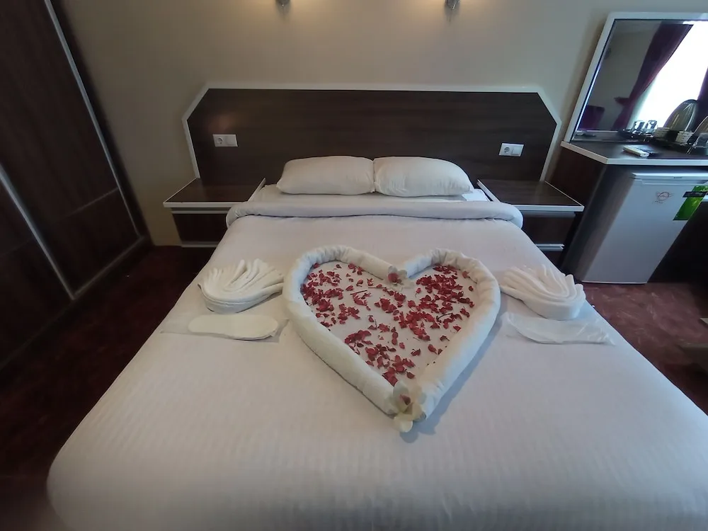 Deluxe Tek Büyük Yataklı Oda