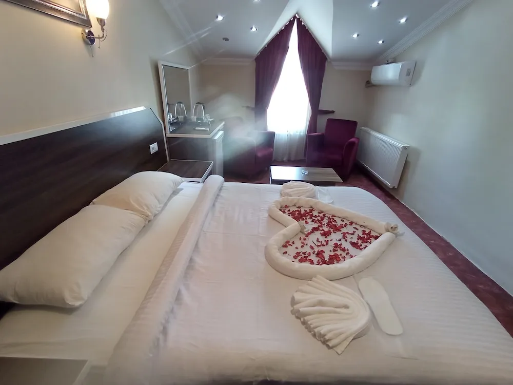 Deluxe Tek Büyük Yataklı Oda