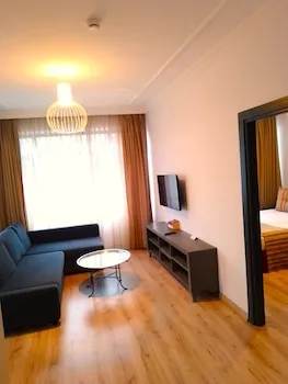 Huzurlu Balkonlu Mükemmel Daire - Reyhan