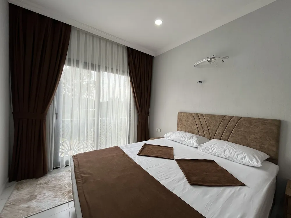 Luxury Oda