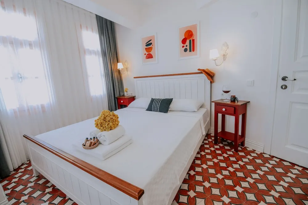 Deluxe Tek Büyük Yataklı Oda