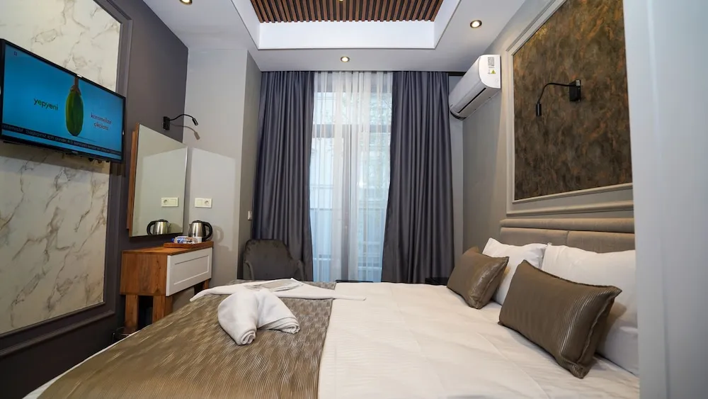 Deluxe Tek Büyük Yataklı Oda