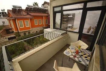 Hadrian Kapısı Yakınında Konforlu Daire - Mimoza